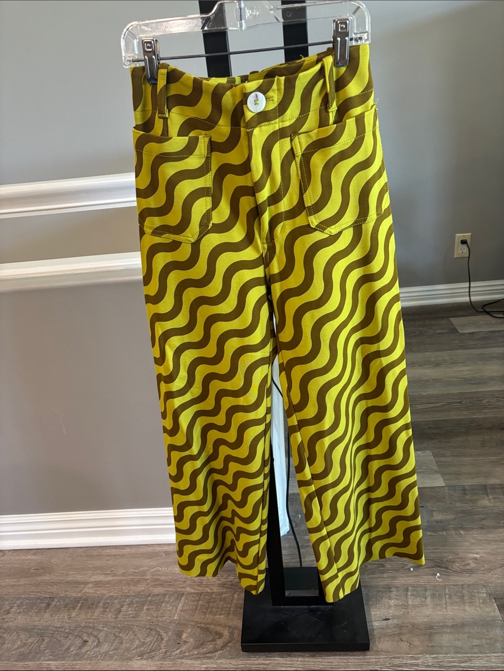 Anthropologie Maeve Collette cropped Yellow and Brown Wavy Ankle Pants